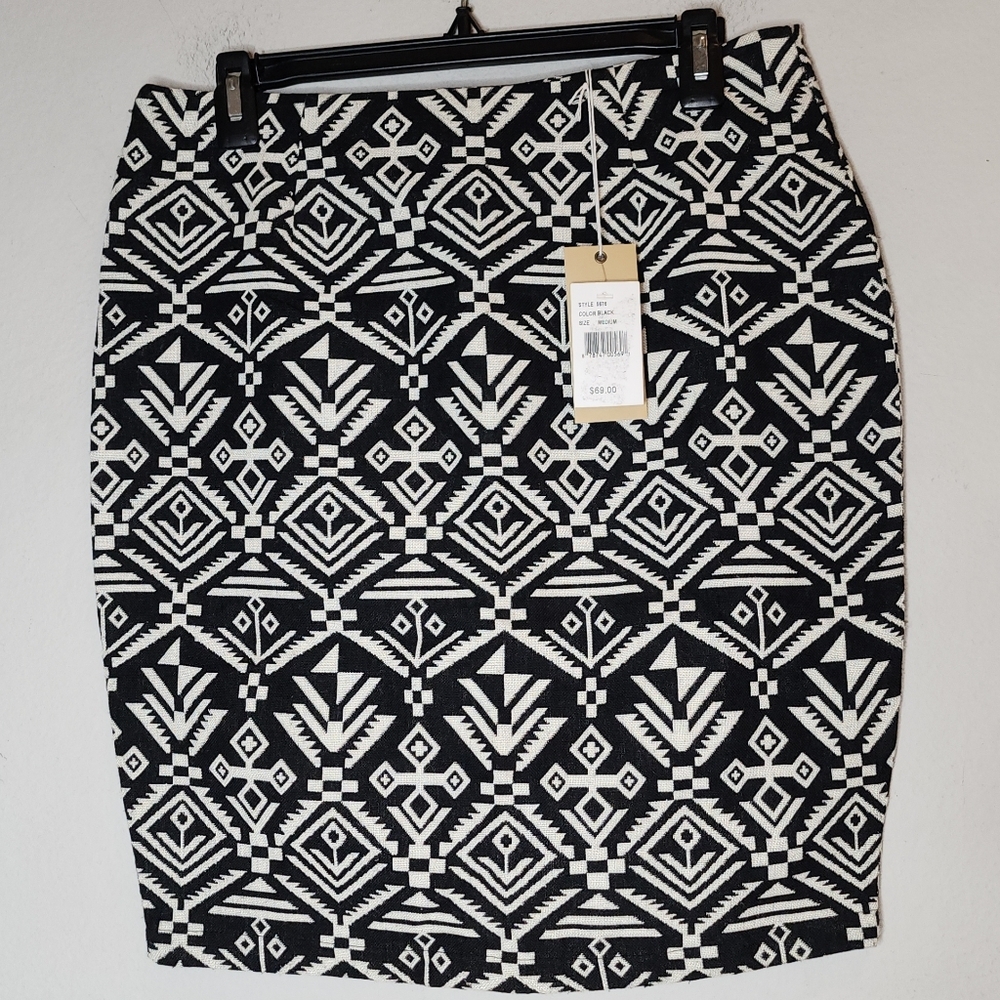 NWT Freeway Cotton Woven Black‎ Aztec Skirt Size Medium